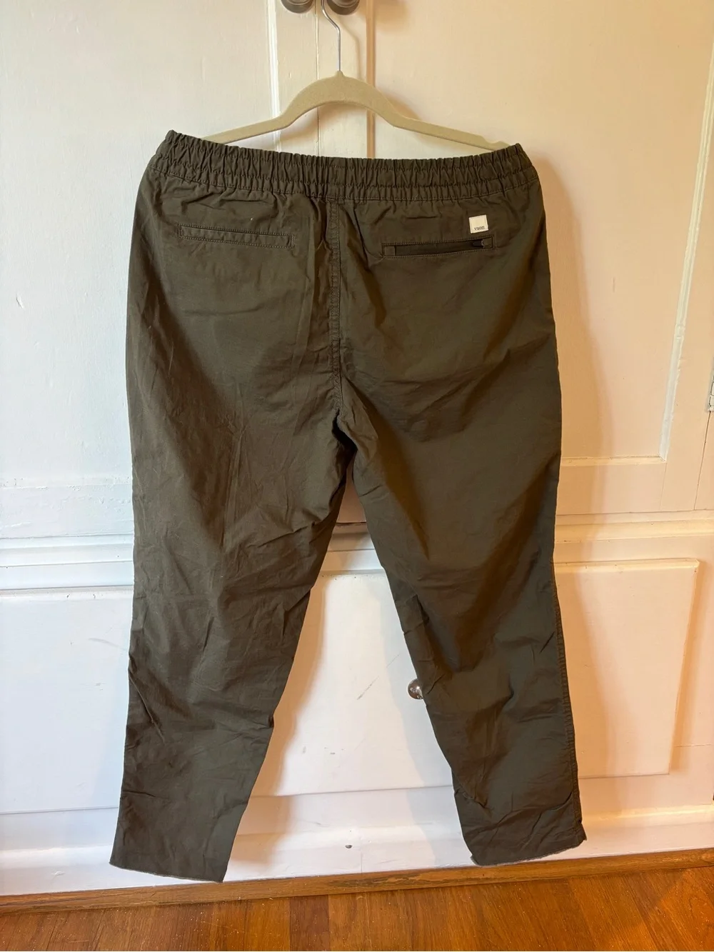 Vuori Men's Olive Drawstring Waist Casual Pants